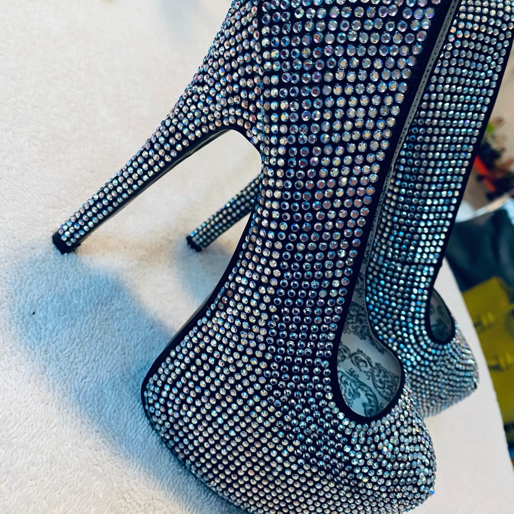 Brand New Sparkling Swarovski Crystal Heels By BORDELLO - Size 7- Boz 63
